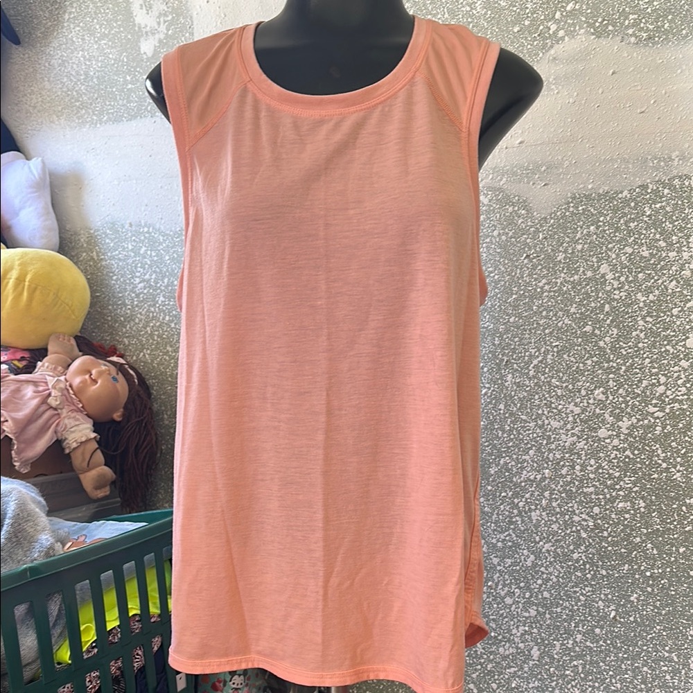 Athletic muscle tank top